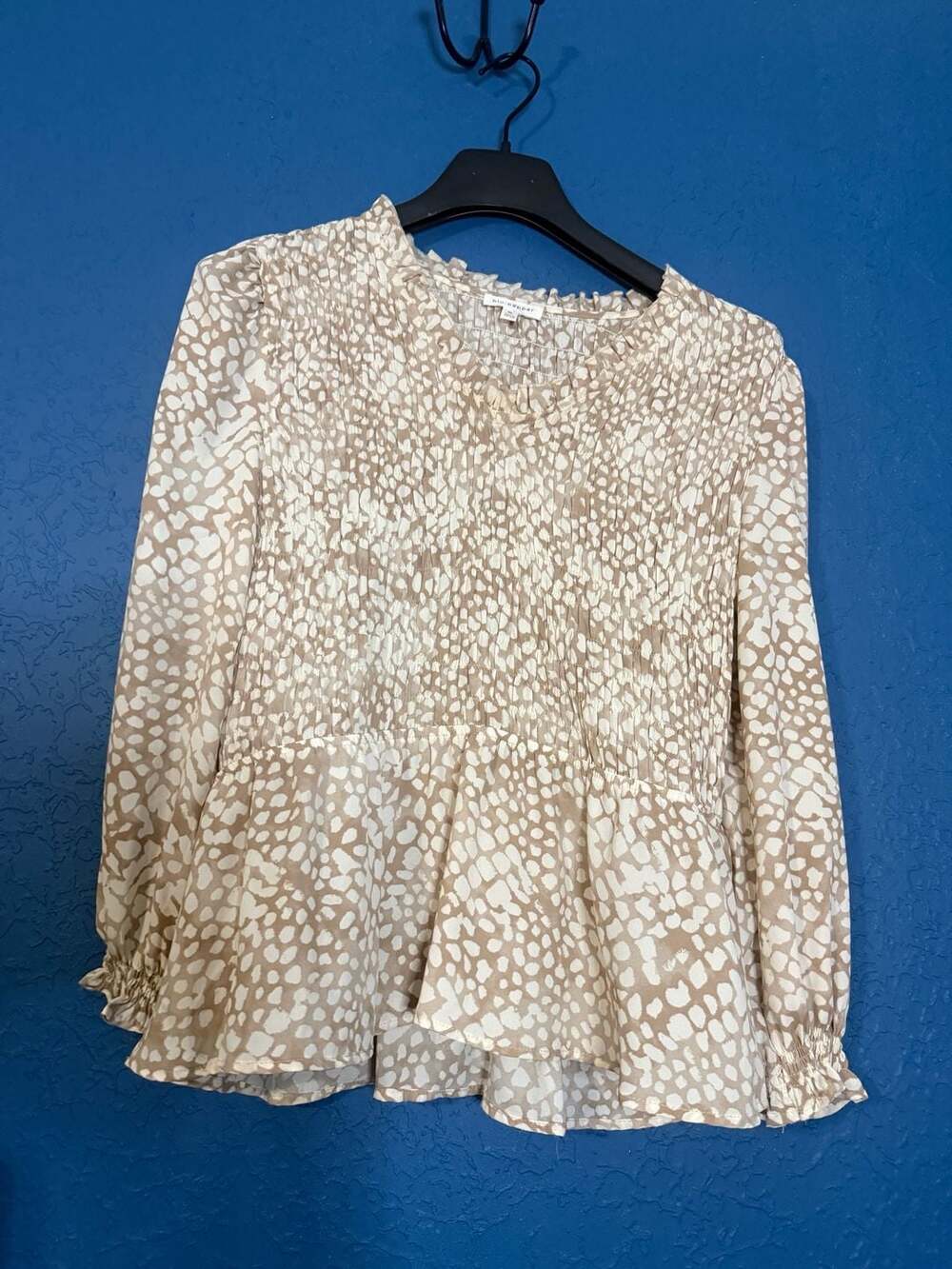 Blu Pepper Animal Print Smocked Long Sleeve Ruffle Peplum Blouse Size XL EM6480